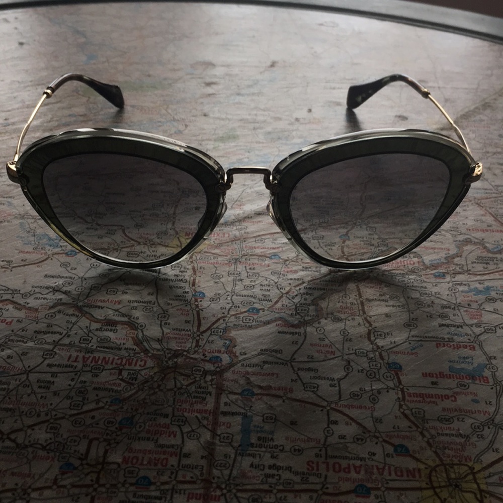 Sunglasses - Picture 5 of 11